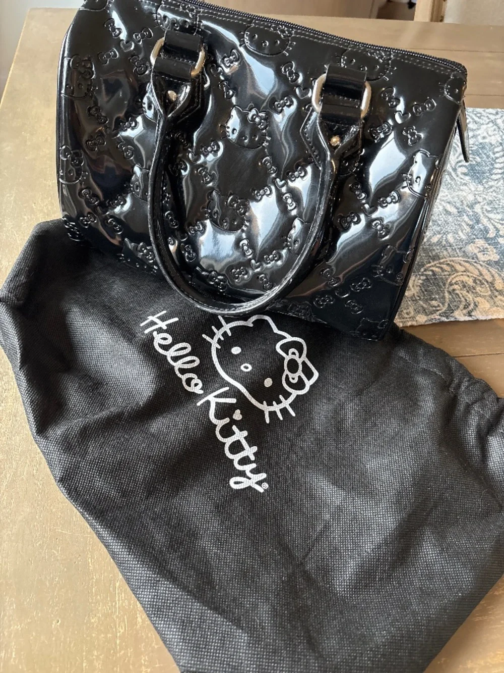 Bag - Picture 1 of 3